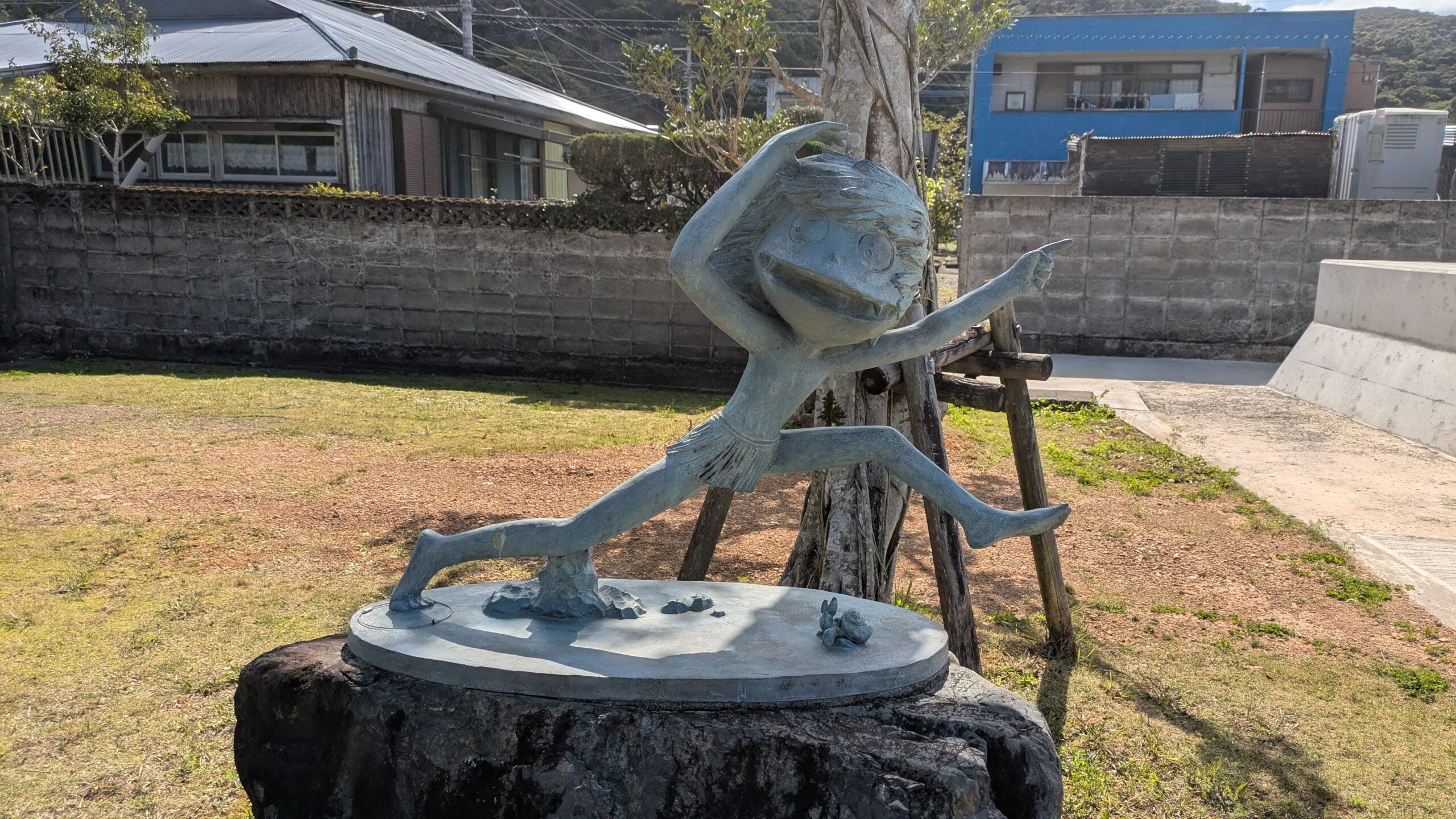 宇検村のケンムン像