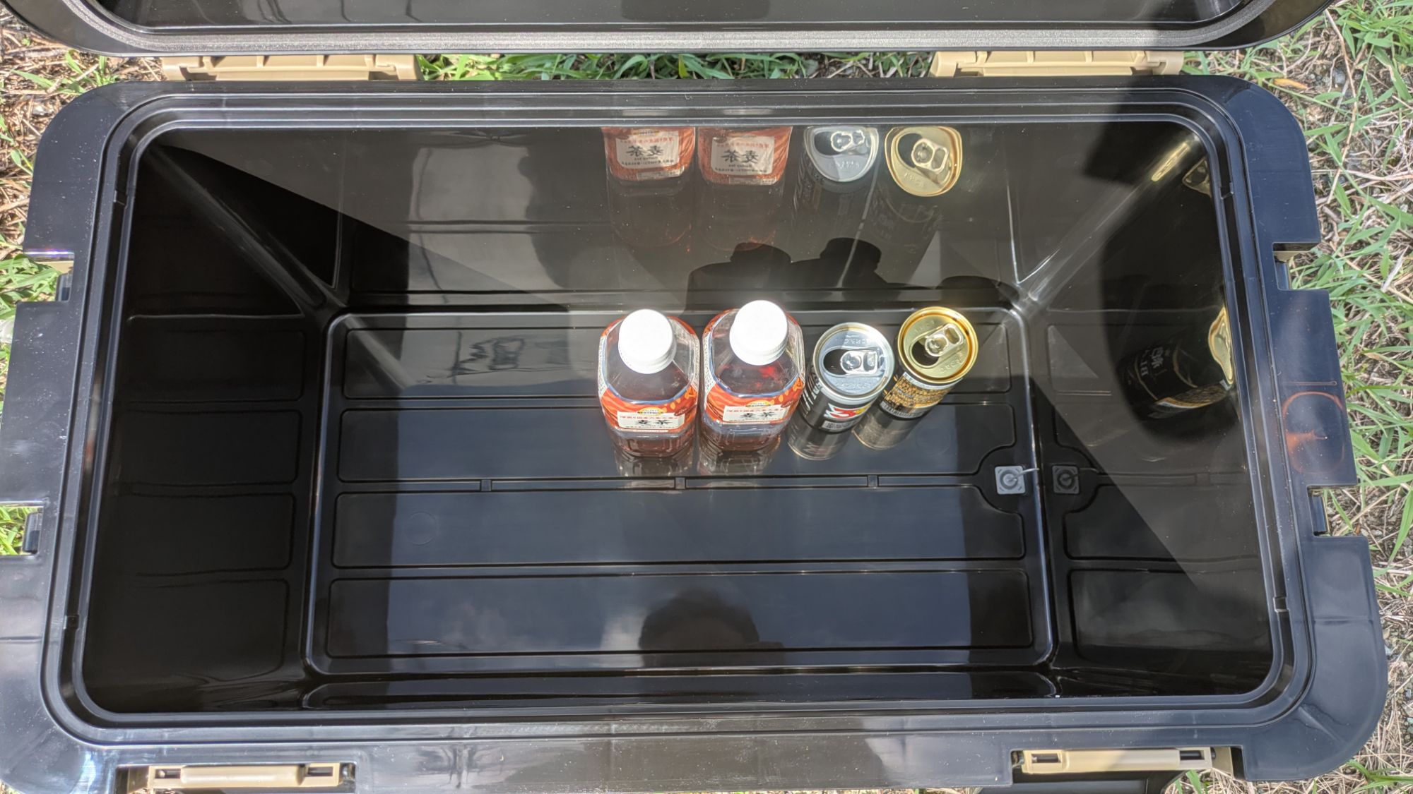 45LクーラーBOXの内部